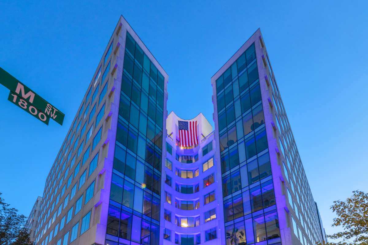 1800 M Joins 20th Remembrance Tribute of Light Memorial